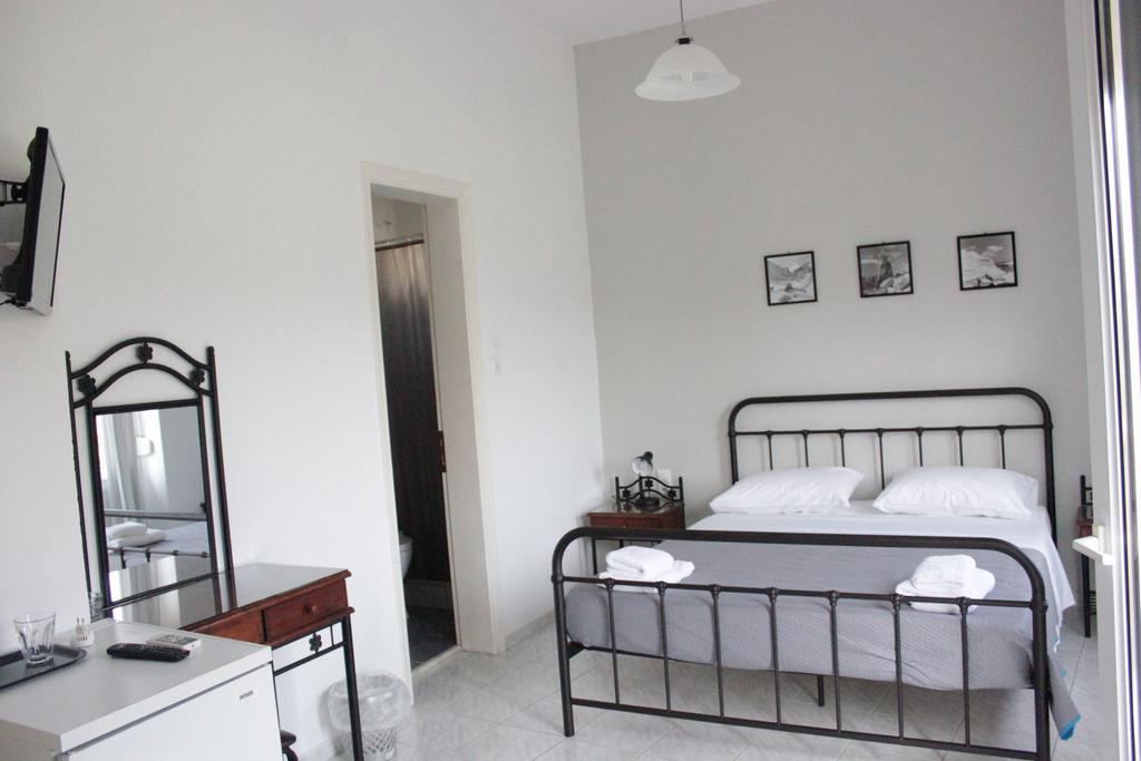 Hotel Delfini Adamantas Eksteriør billede